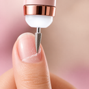 Close profissional da lixadeira elétrica de unhas